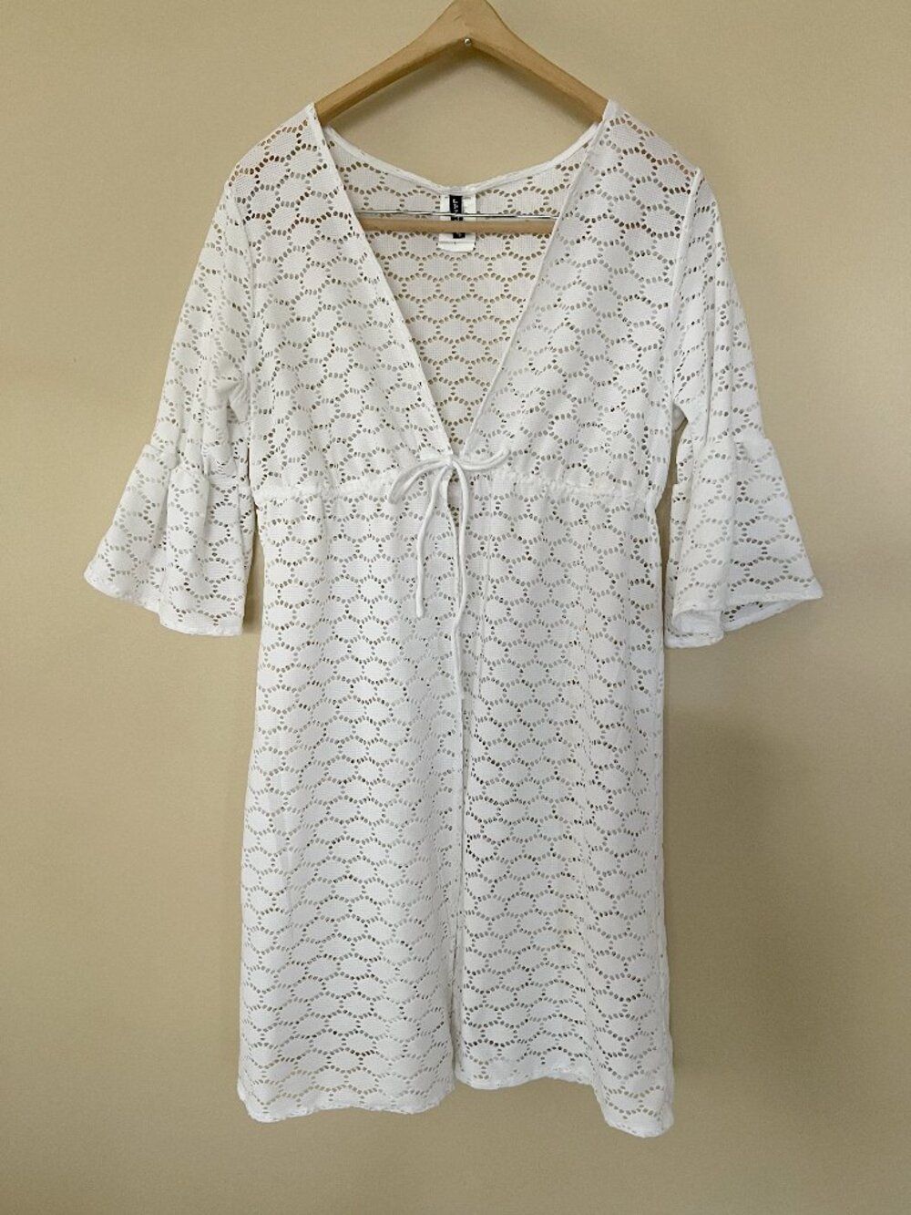 Jantzen Swim Coverup Open Weave Size L White Bell Sleeves Textured